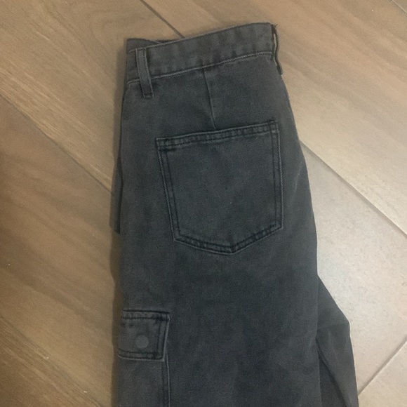 Size m black cargo pants from shein - Picture 3 of 3